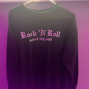 Oversized rock n roll sweatshirt made by forever 21🤍🖤